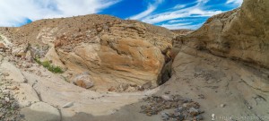 The mouth to the upper part of the slot canyon